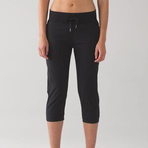 Lululemon Dance Studio Crop size 6 *GUC